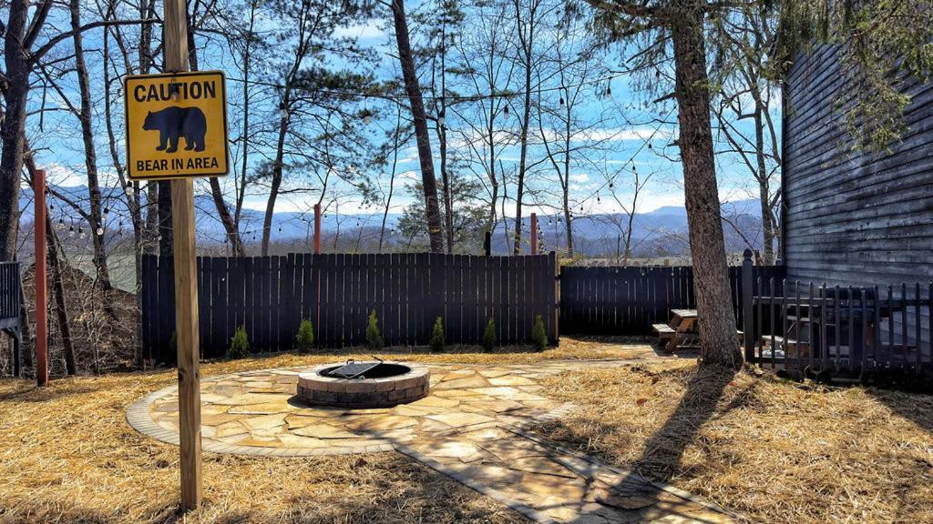 Pinecrest Townhomes-1King-2Queen Unit-Renovated Pigeon Forge Exterior photo