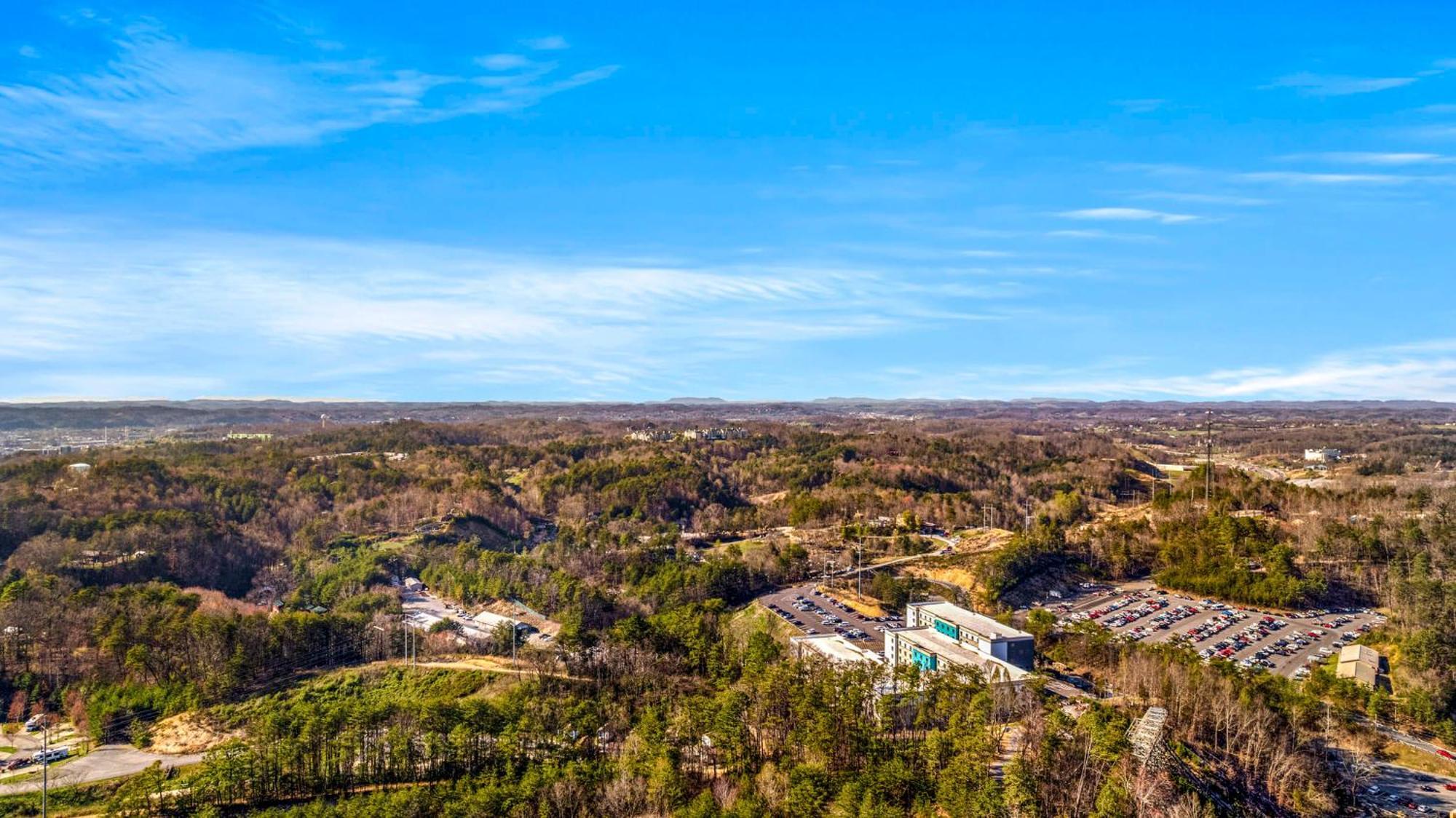 Pinecrest Townhomes-1King-2Queen Unit-Renovated Pigeon Forge Exterior photo