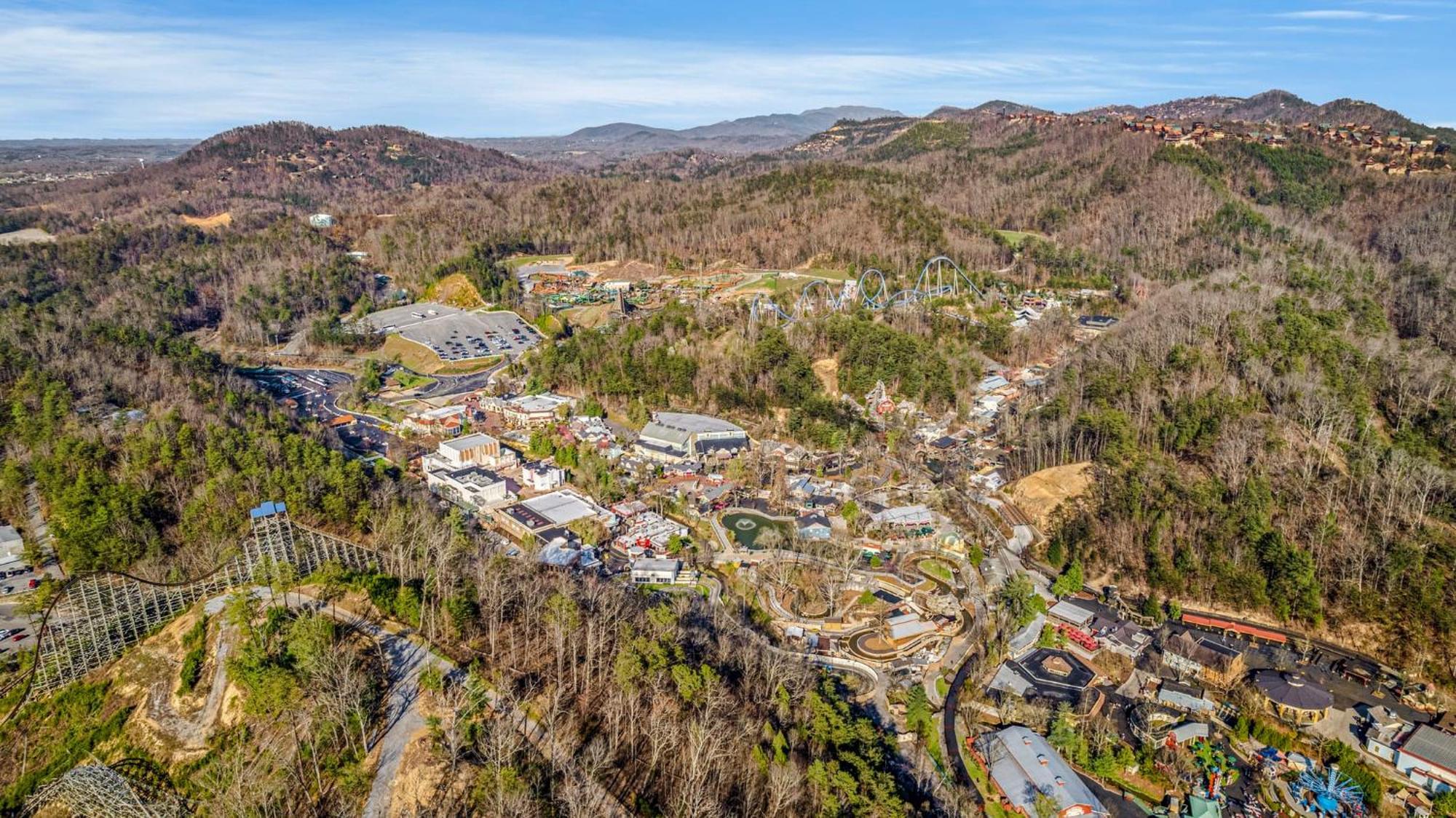 Pinecrest Townhomes-1King-2Queen Unit-Renovated Pigeon Forge Exterior photo